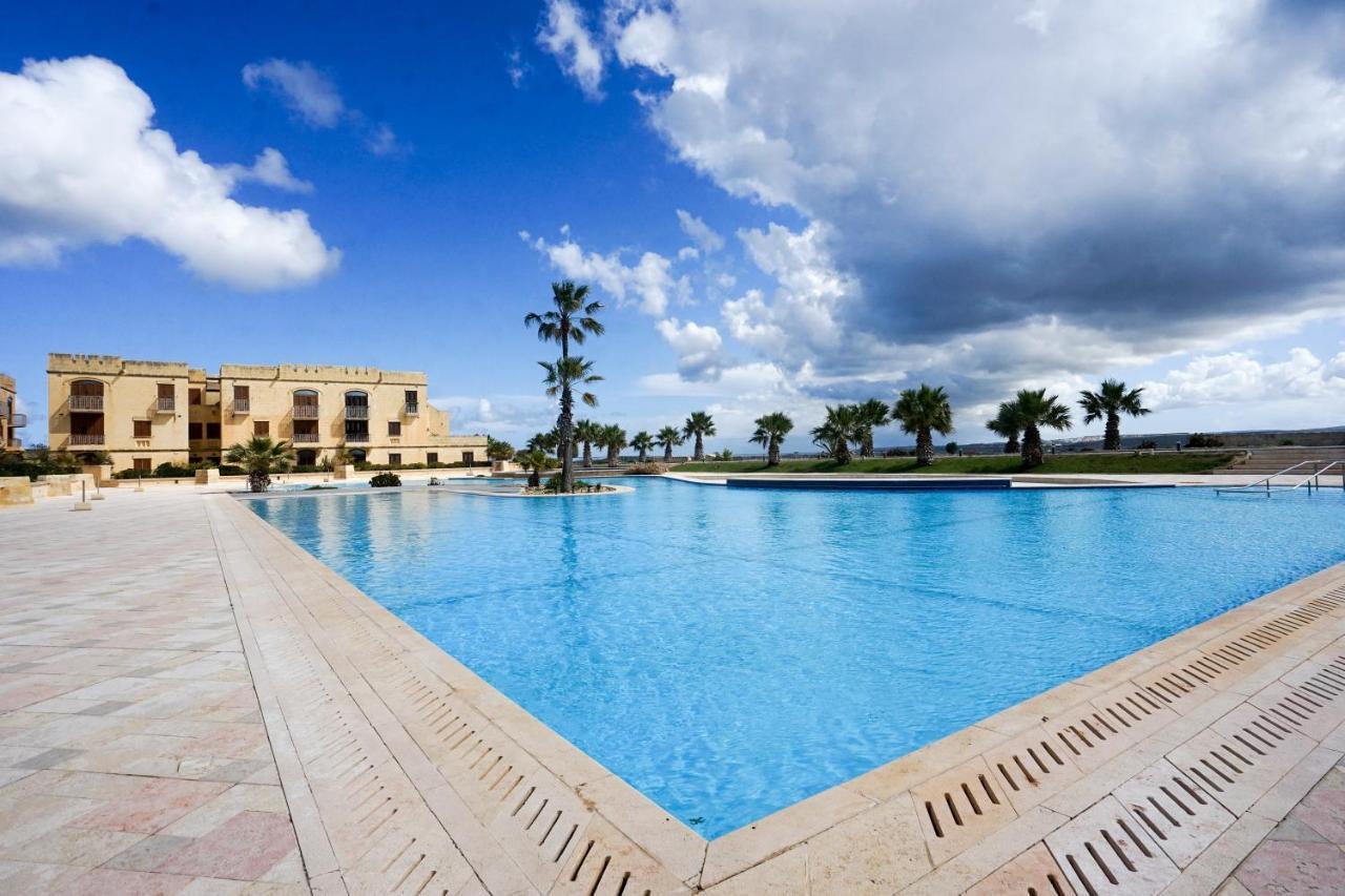 Getawaynpetto Private Duplex Maisonette With Jacuzzi Hot Tub Mgarr Exteriér fotografie