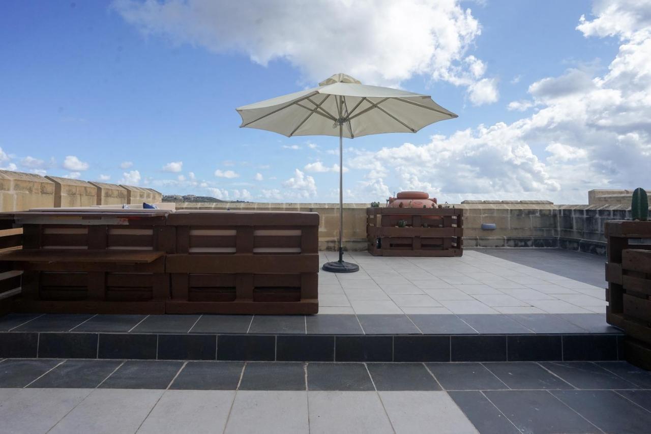 Getawaynpetto Private Duplex Maisonette With Jacuzzi Hot Tub Mgarr Exteriér fotografie