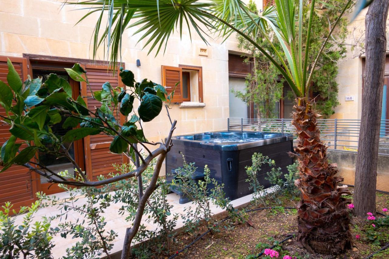 Getawaynpetto Private Duplex Maisonette With Jacuzzi Hot Tub Mgarr Exteriér fotografie