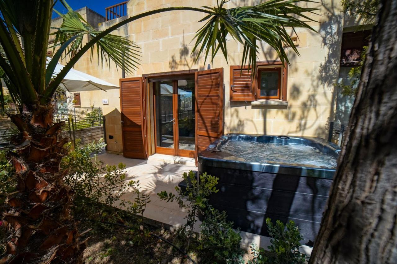 Getawaynpetto Private Duplex Maisonette With Jacuzzi Hot Tub Mgarr Exteriér fotografie