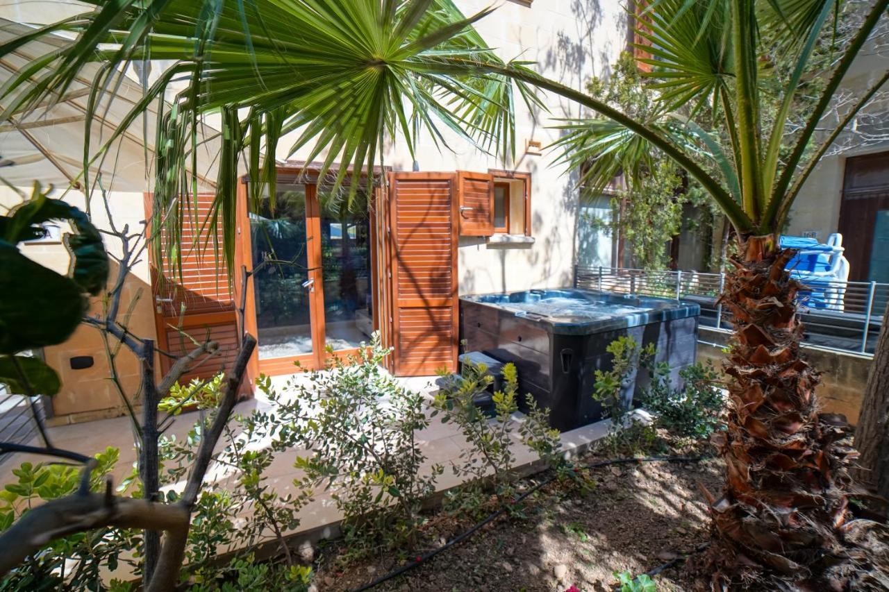 Getawaynpetto Private Duplex Maisonette With Jacuzzi Hot Tub Mgarr Exteriér fotografie