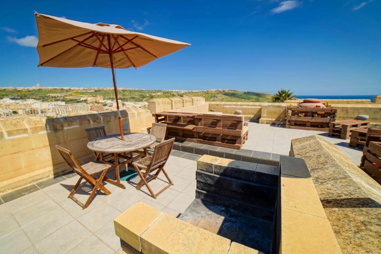 Getawaynpetto Private Duplex Maisonette With Jacuzzi Hot Tub Mgarr Exteriér fotografie